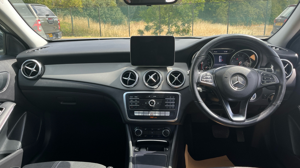 Mercedes-Benz GLA Class 1.6 Gla180 Urban Edition 7 Silver #6