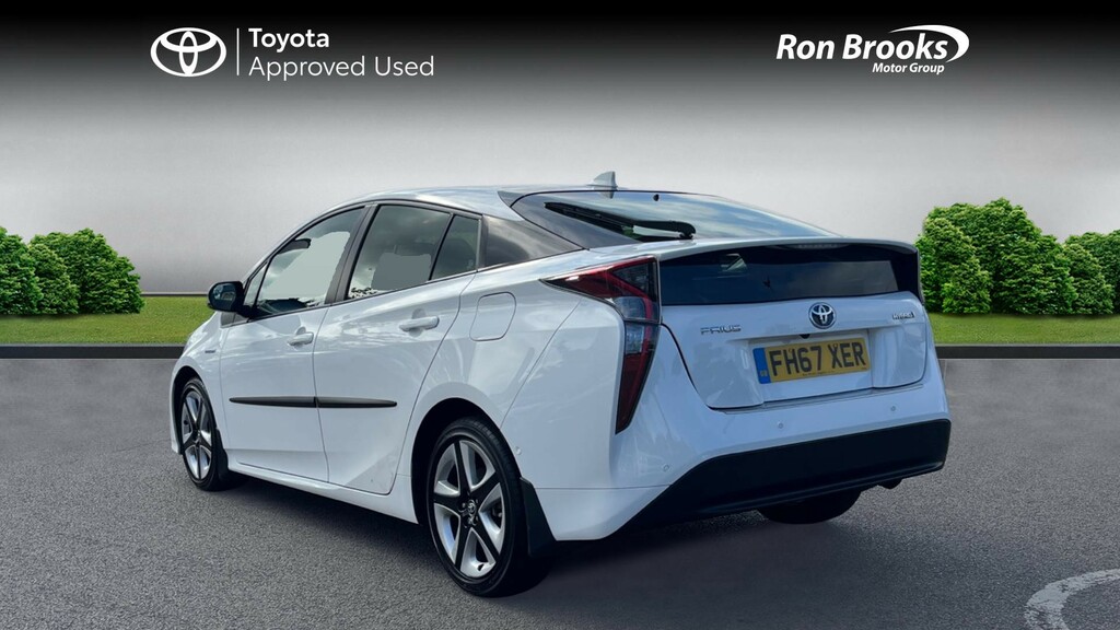 Toyota Prius 1.8 Vvt-h Business Edition White #4