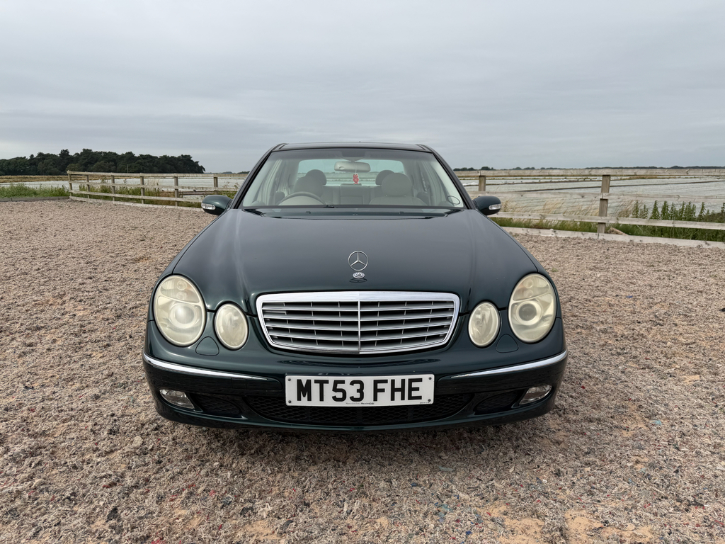Mercedes-Benz E Class E200 Elegance Silver #13