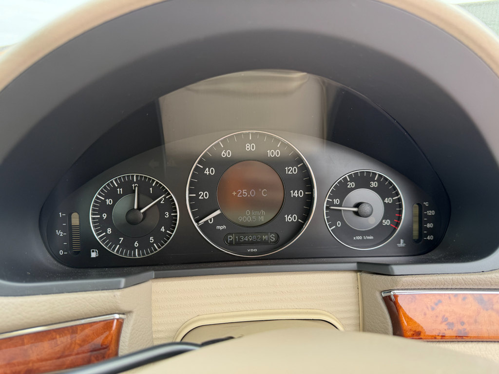 Mercedes-Benz E Class E200 Elegance Silver #25