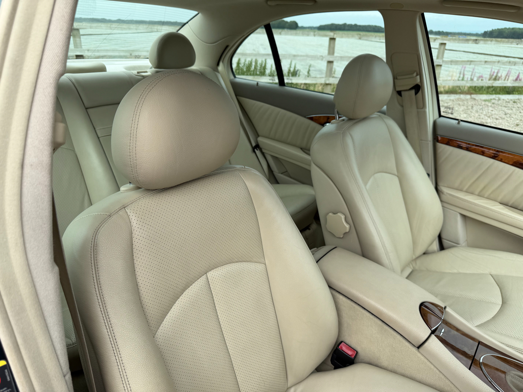 Mercedes-Benz E Class E200 Elegance Silver #7