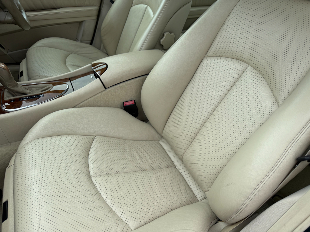 Mercedes-Benz E Class E200 Elegance Silver #28