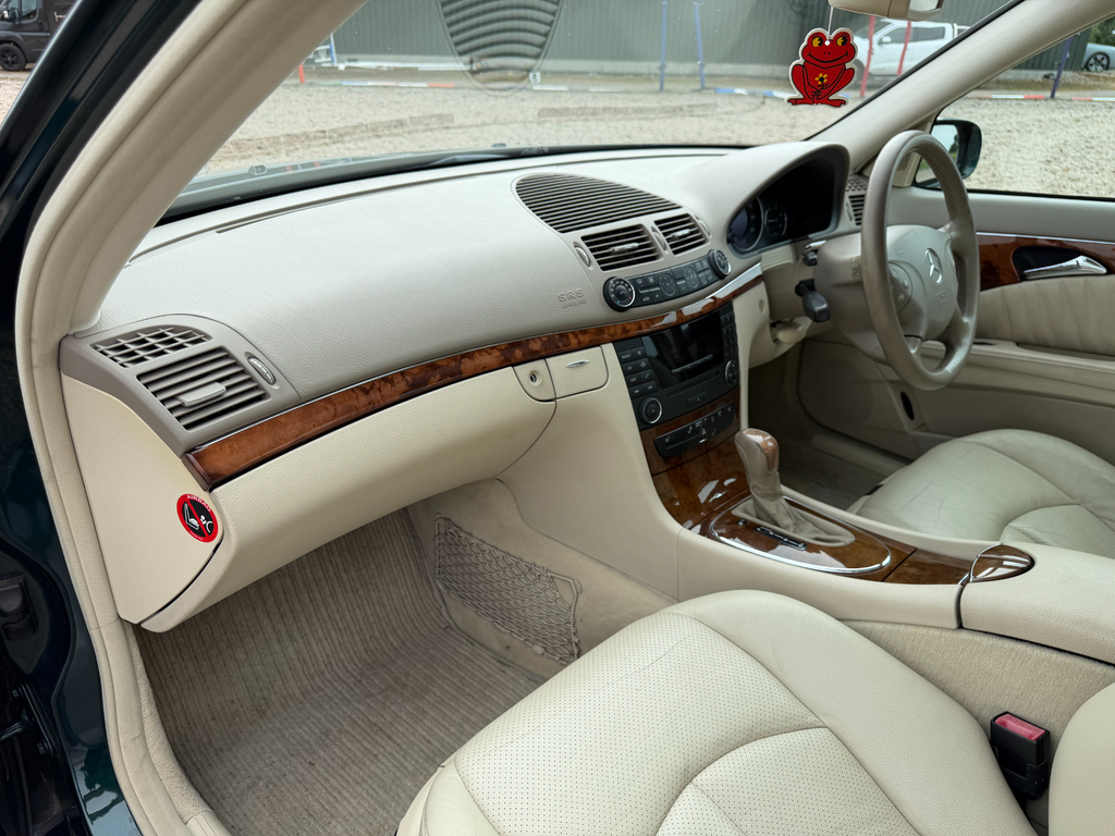 Mercedes-Benz E Class E200 Elegance Silver #9