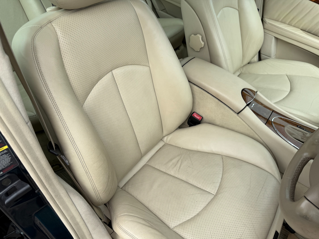 Mercedes-Benz E Class E200 Elegance Silver #24