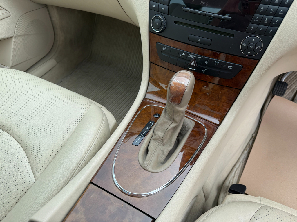 Mercedes-Benz E Class E200 Elegance Silver #26