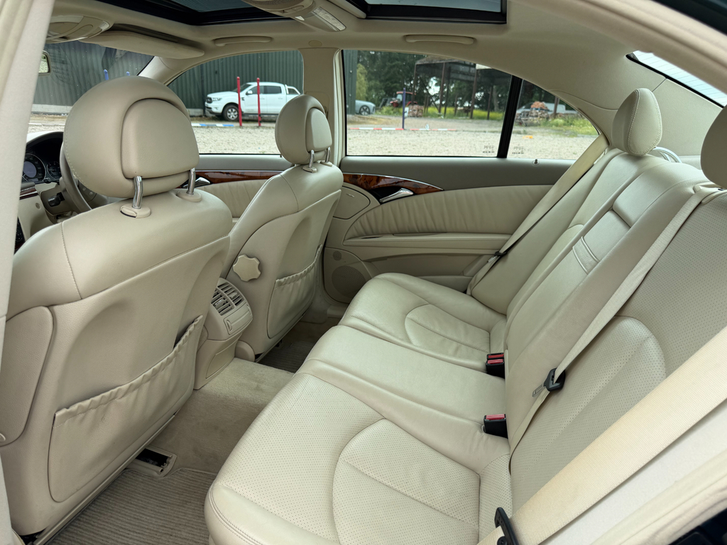 Mercedes-Benz E Class E200 Elegance Silver #30