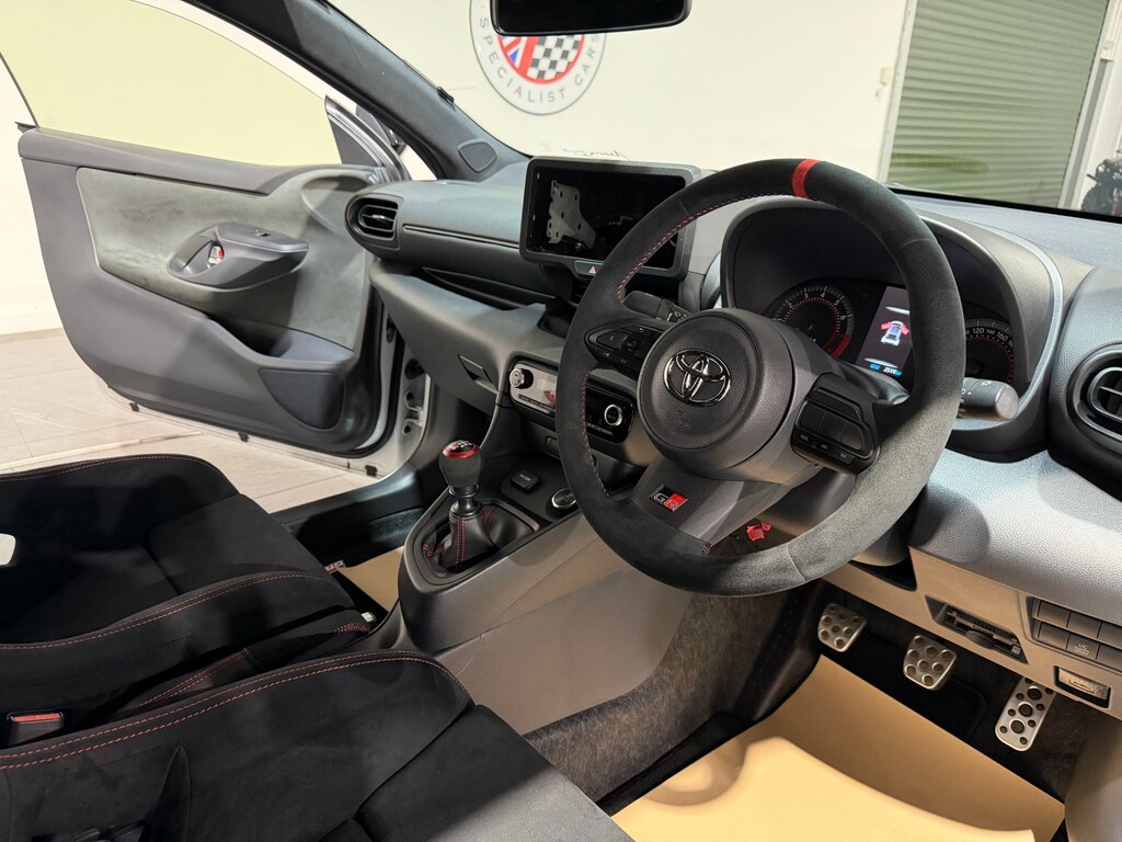 Toyota Yaris 1.33 Dual Vvt I Sport Hatchback White #7