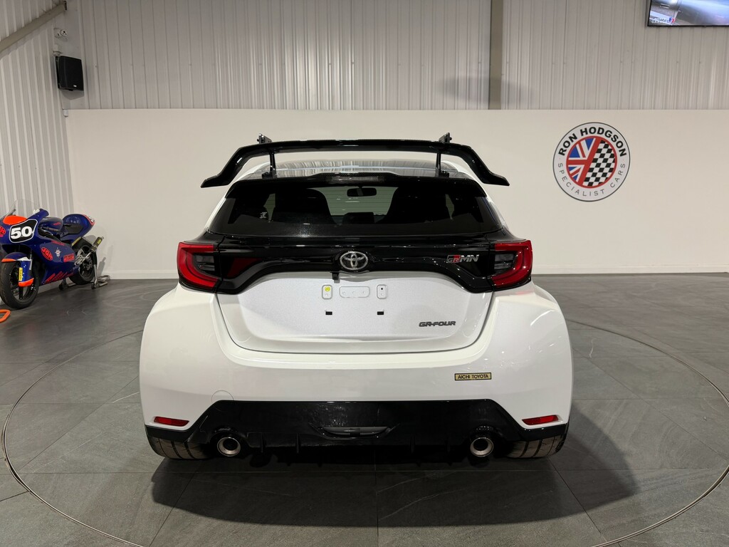 Toyota Yaris 1.33 Dual Vvt I Sport Hatchback White #14
