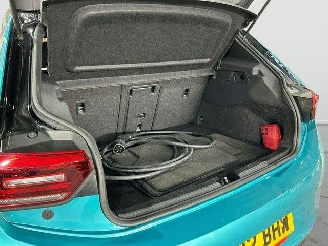 Volkswagen ID.3 Pro Performance 58Kwh Max Hatchback A HG22BHW Blue #5