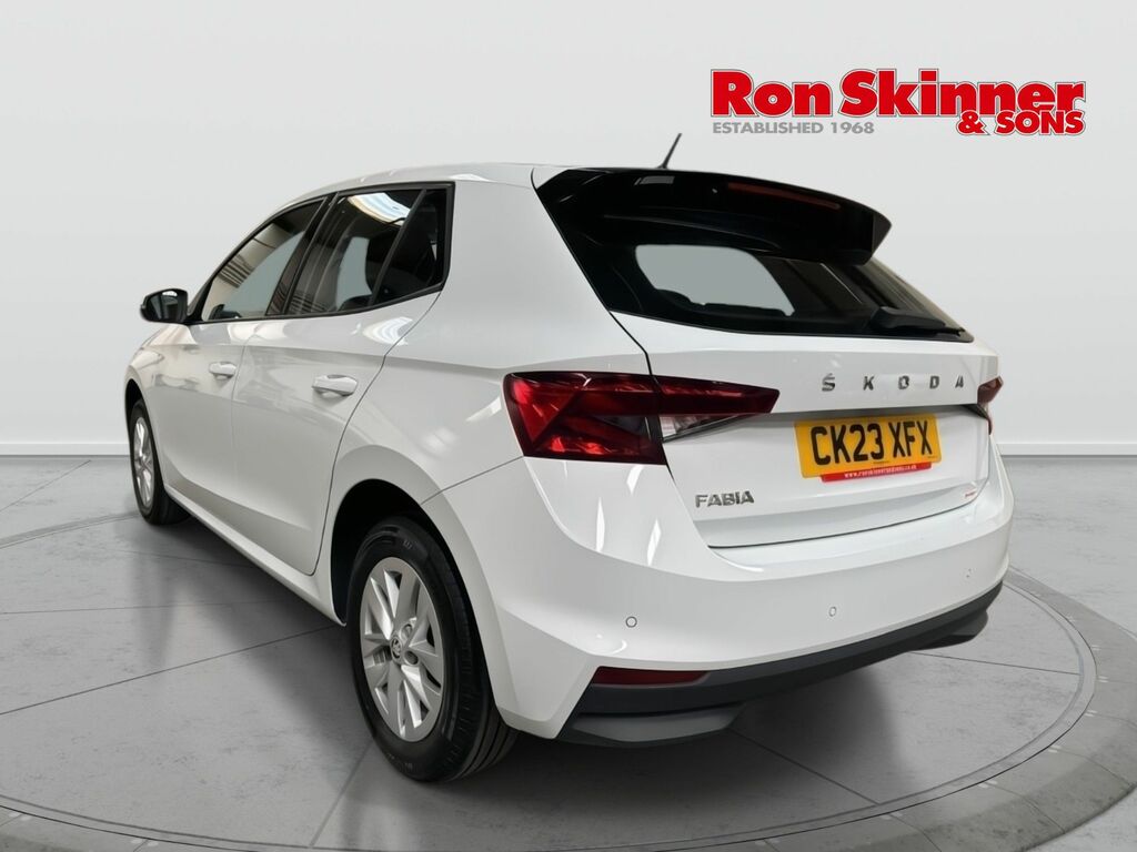 Skoda Fabia 1.0 Tsi Se Comfort Hatchback Eur White #3