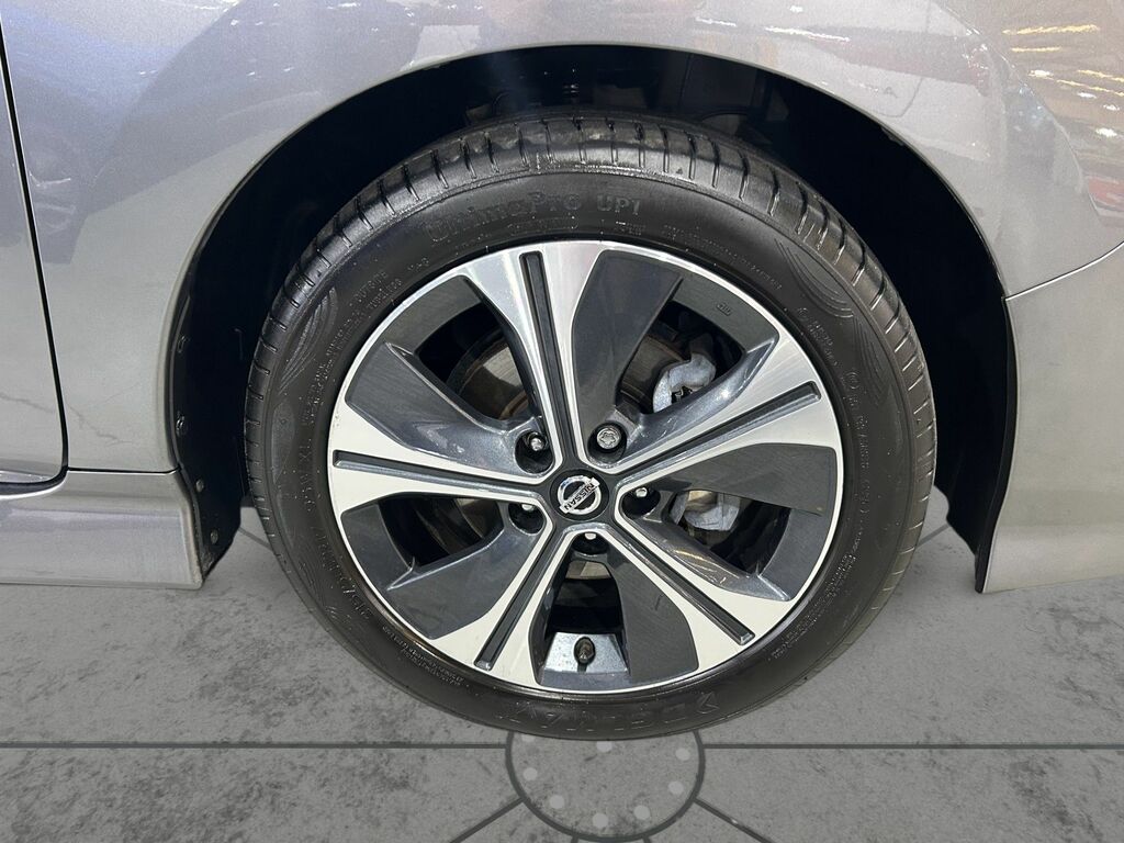 Nissan Leaf 40Kwh Tekna Hatchback 150 Ps DN71XVU Grey #5