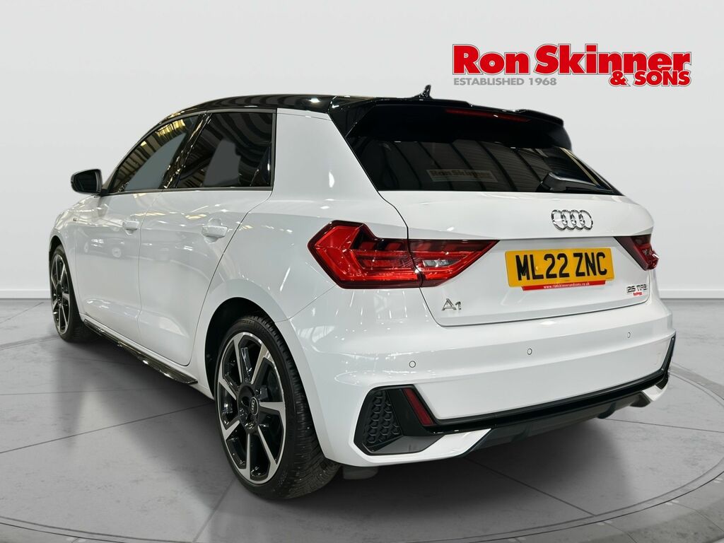 Audi A1 1.0 Tfsi 25 Black Edition Sportback Man ML22ZNC White #3
