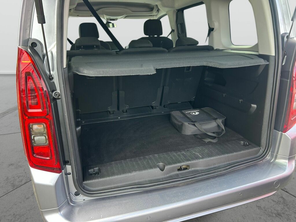 Vauxhall Combo-e Life 50Kwh Design Mpv 7.4Kw Charger Grey #6