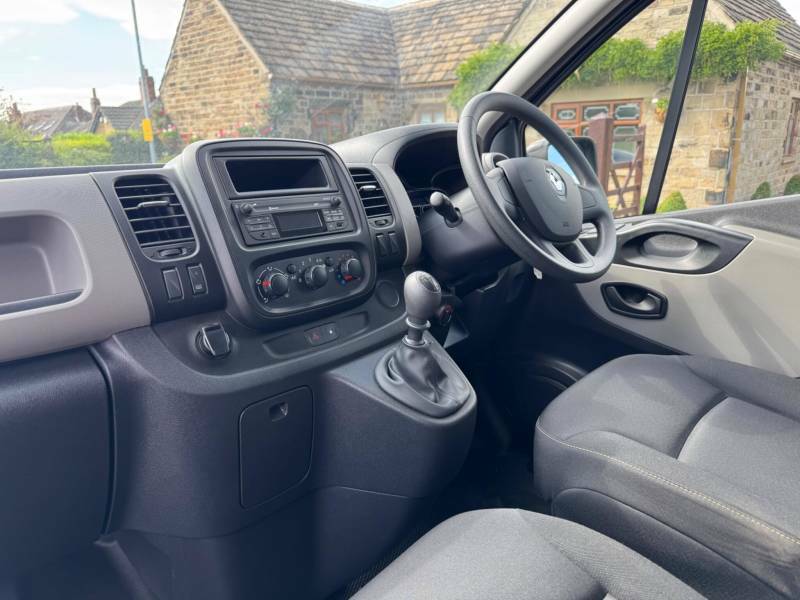Renault Trafic 1.6 Dci Energy 29 Business Lwb Standard Roof Euro White #16