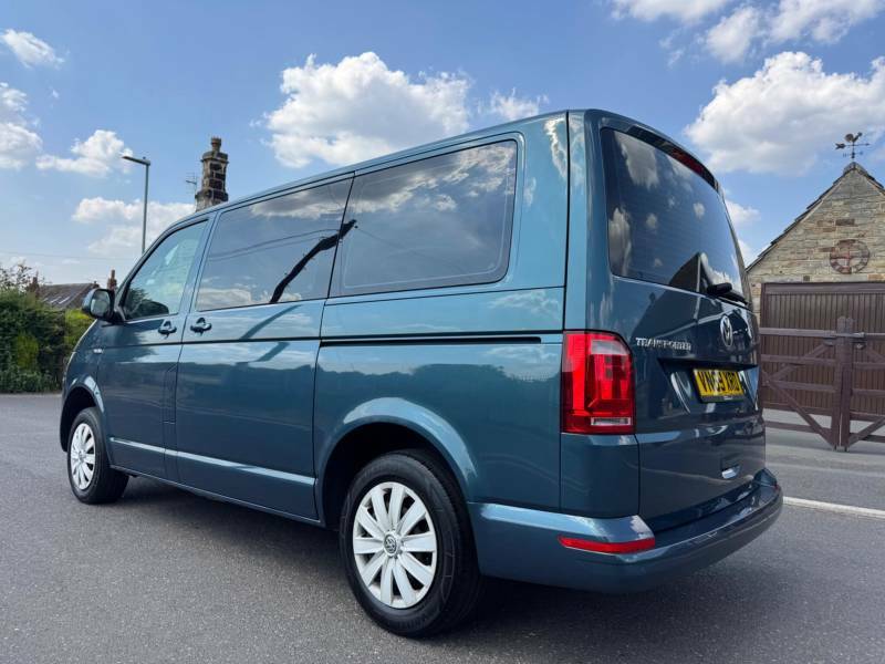 Volkswagen Transporter 2.0 Tdi T30 Trendline Dsg Fwd Swb Euro 6 Ss Green #5