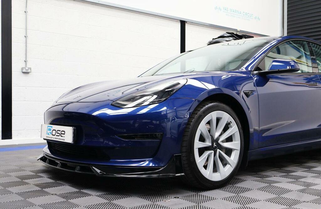 Tesla Model 3 Saloon Blue #4