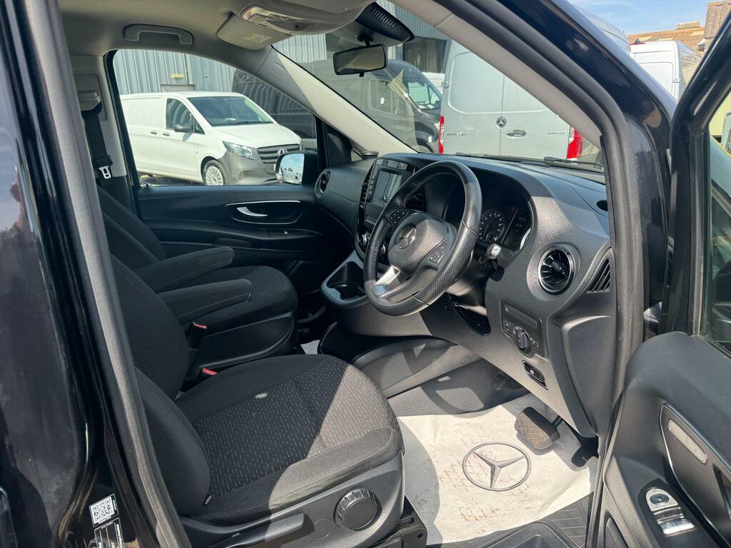Mercedes-Benz eVito E 66 Kwh Van L2 Progressive White #9