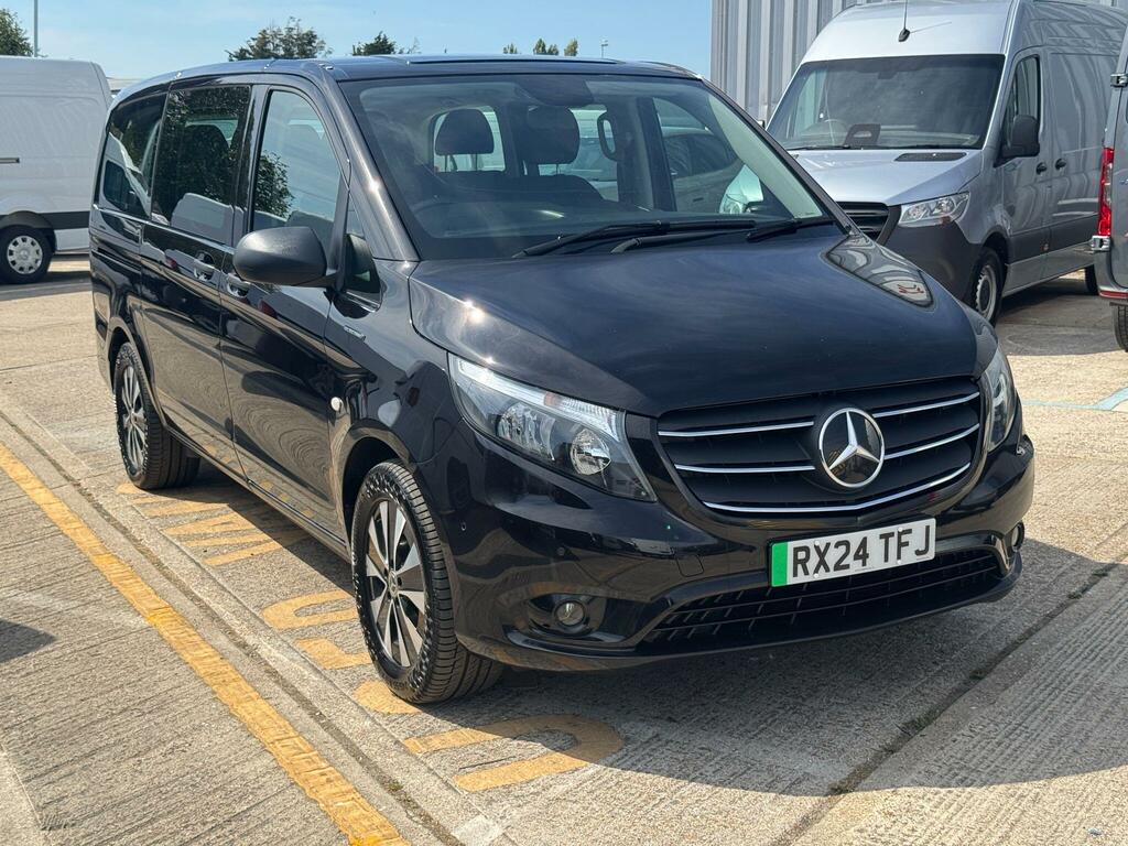 Mercedes-Benz eVito 100Kwh Premium Tourer Double Cab Black #3
