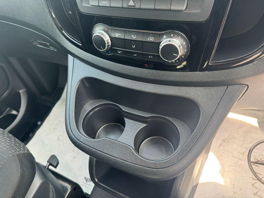 Mercedes-Benz eVito E 66 Kwh Van L2 Progressive White #13