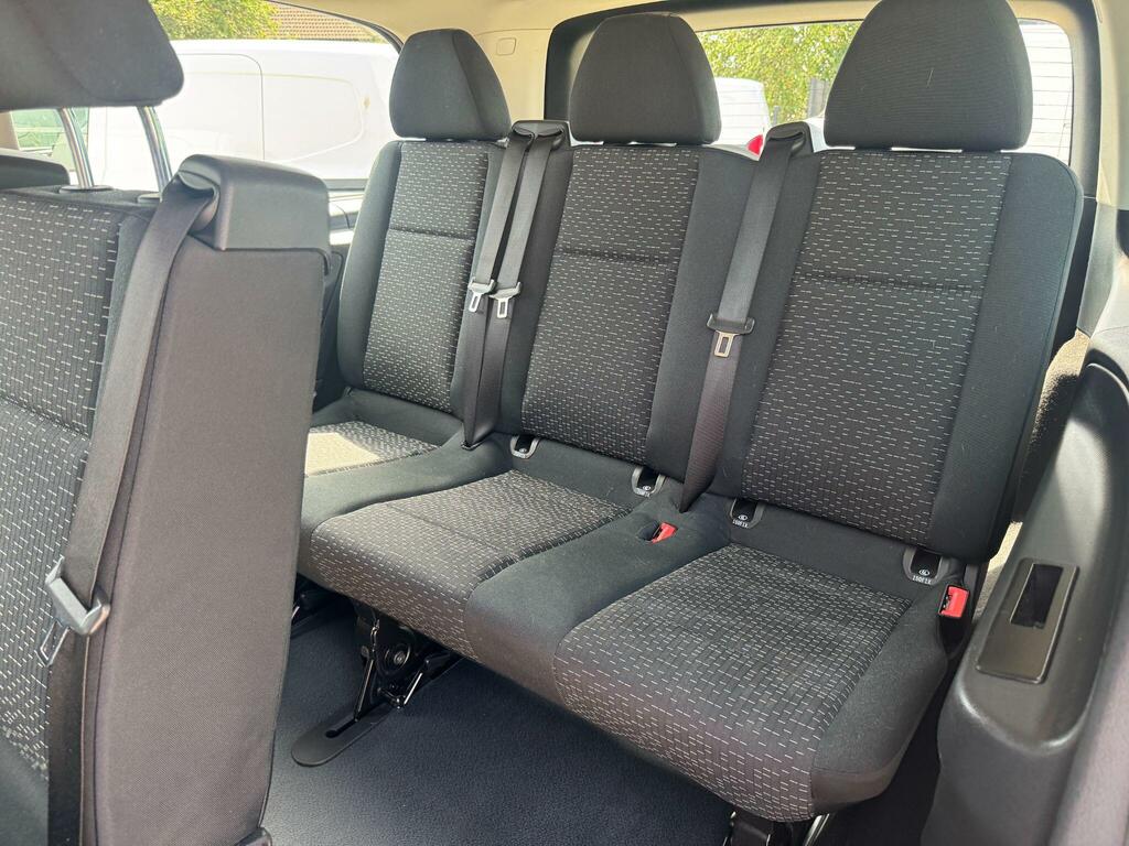 Mercedes-Benz eVito E 66 Kwh Van L2 Progressive White #21