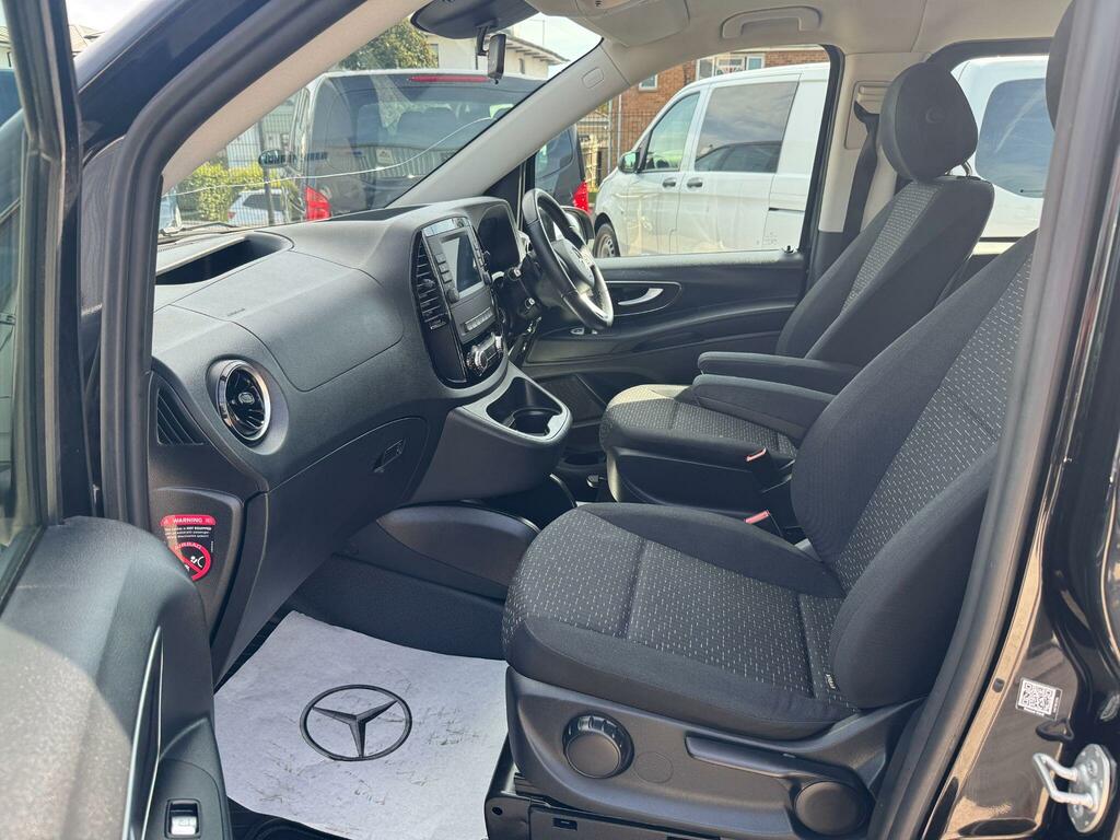 Mercedes-Benz eVito E 66 Kwh Van L2 Progressive White #19