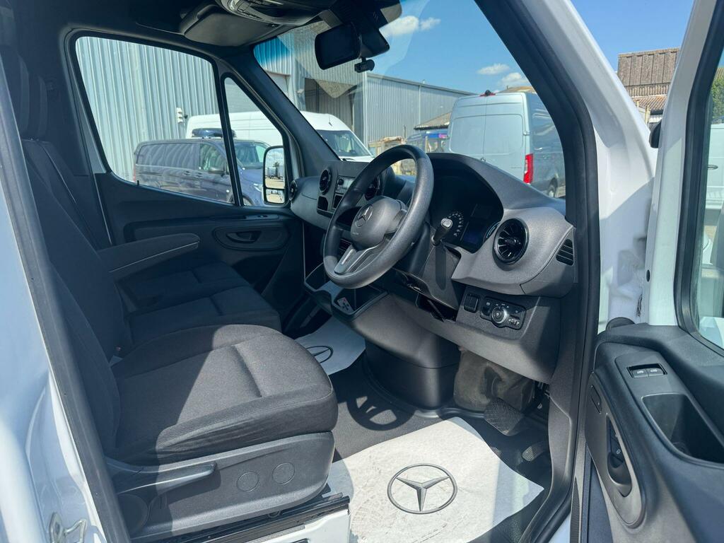 Mercedes-Benz eSprinter Esprinter Progressive White #8
