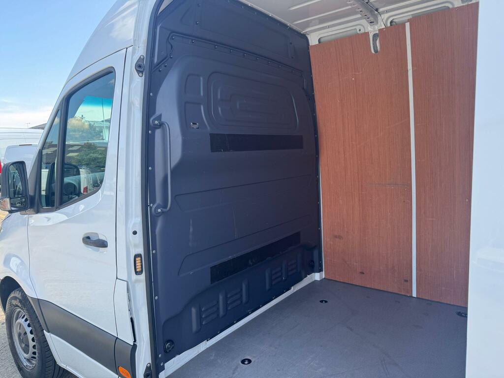 Mercedes-Benz eSprinter Esprinter Progressive White #17