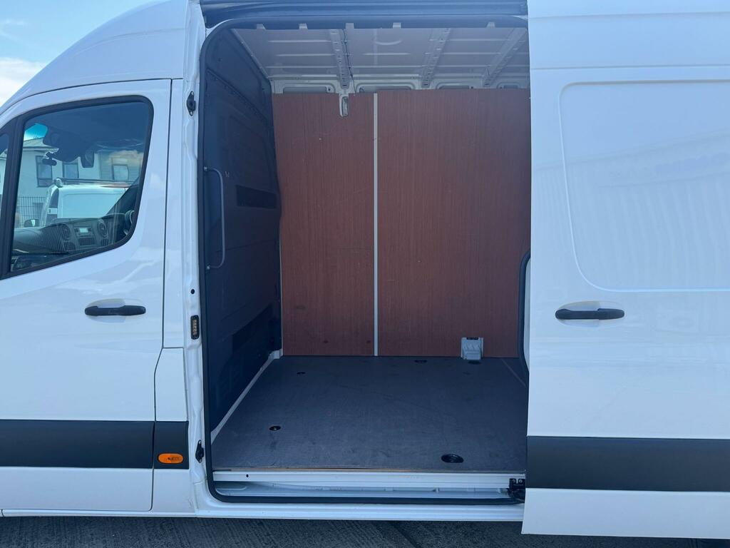 Mercedes-Benz eSprinter Esprinter Progressive White #16