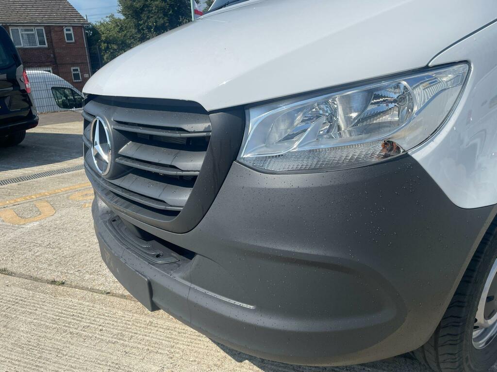 Mercedes-Benz Sprinter Mpv White #20