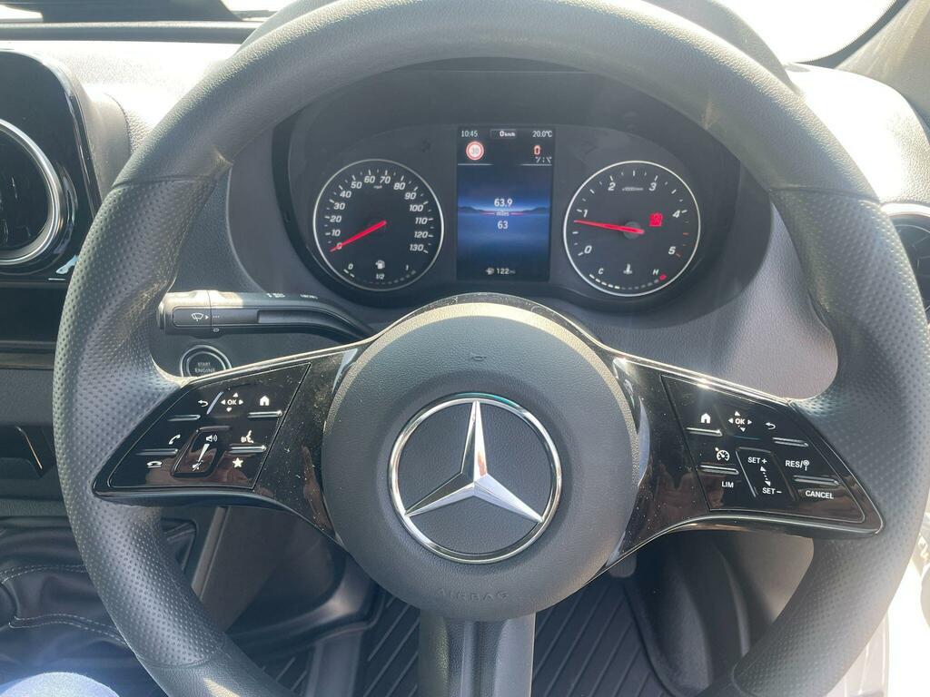 Mercedes-Benz Sprinter Mpv White #16