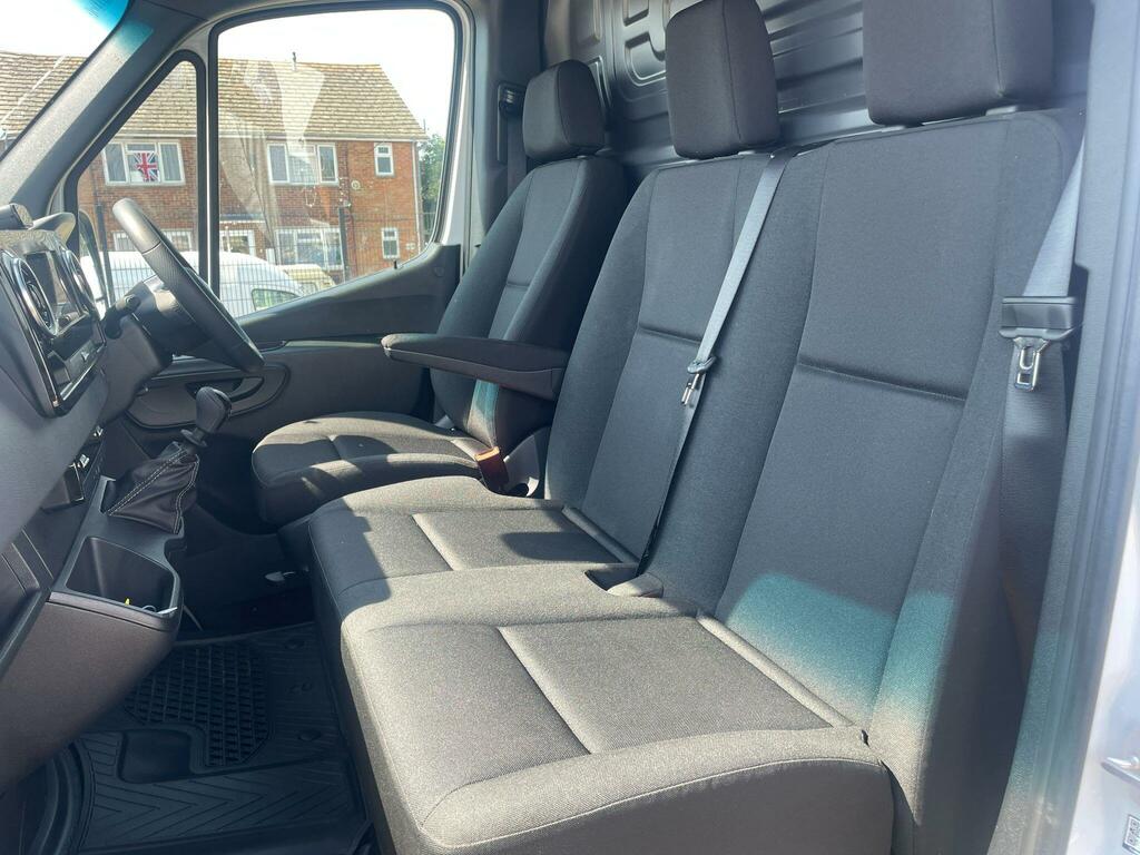 Mercedes-Benz Sprinter Mpv White #10