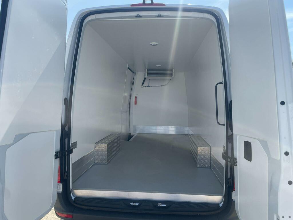 Mercedes-Benz Sprinter Mpv White #7