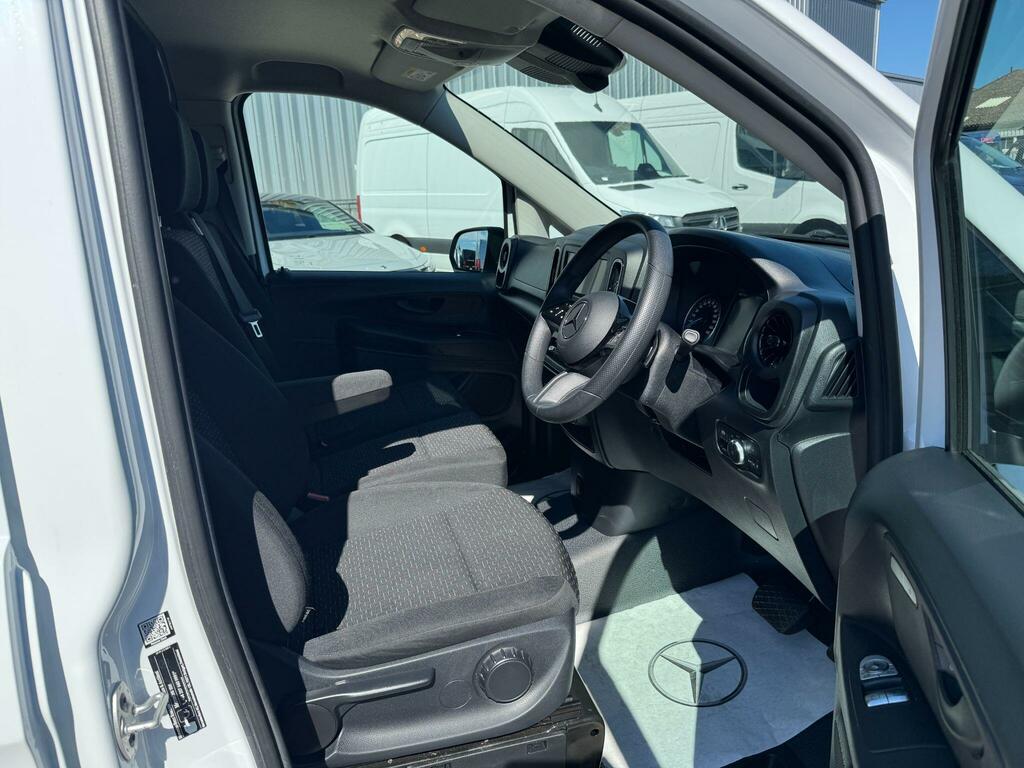Mercedes-Benz eVito Evito Van Pro L2 White #2