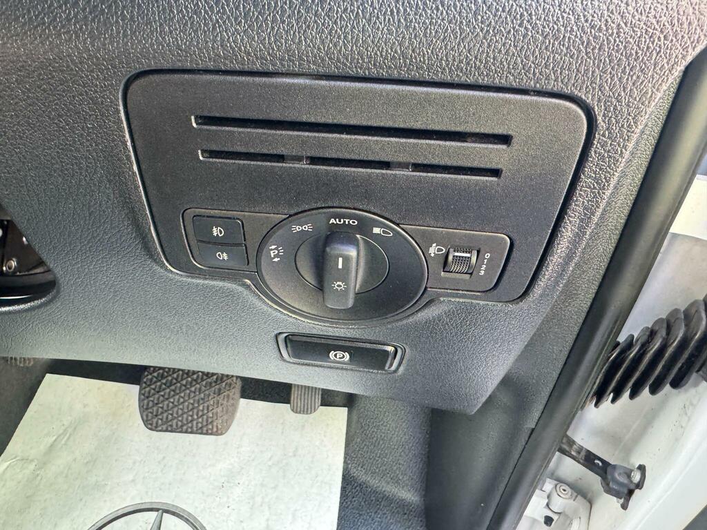 Mercedes-Benz Vito Progressive White #12