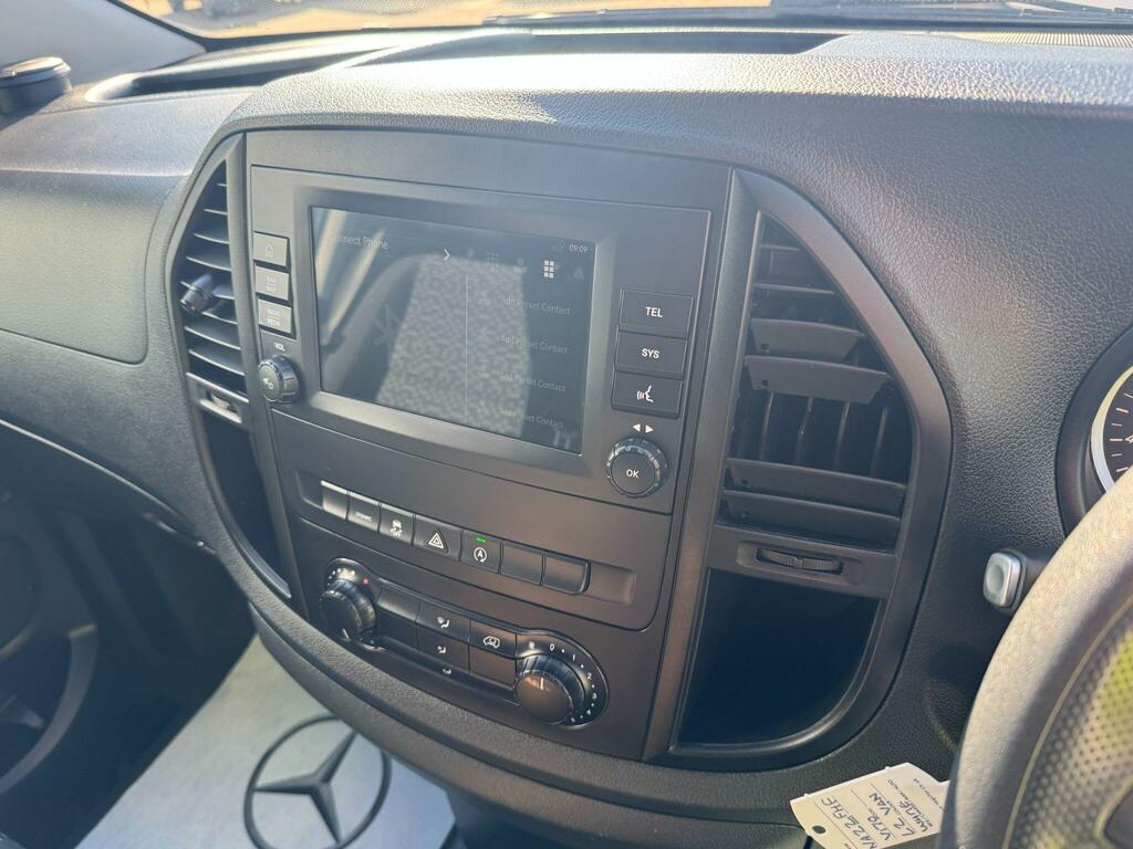 Mercedes-Benz Vito Progressive White #11