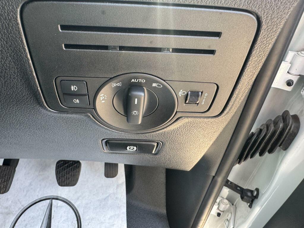 Mercedes-Benz Vito 2.1L Progressive Black #16