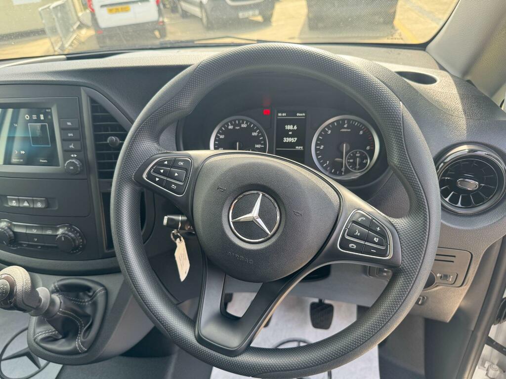 Mercedes-Benz Vito 2.1L Progressive Black #11