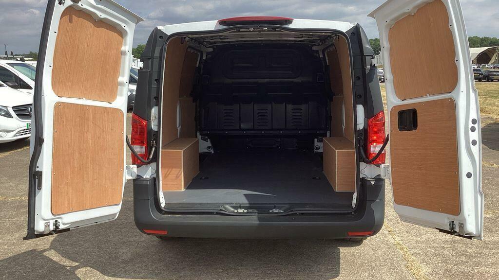 Mercedes-Benz eVito 100Kwh Select Tourer Double Cab Black #7