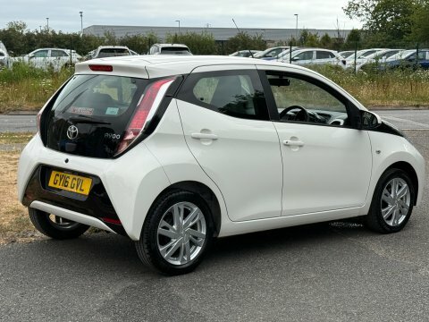 Toyota Aygo Vvt-i X-pression White #4