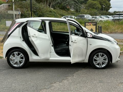 Toyota Aygo Vvt-i X-pression White #3