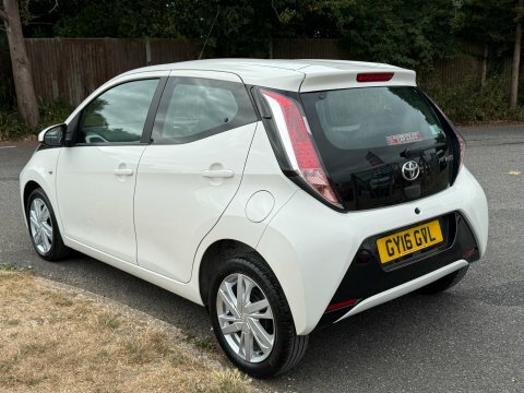 Toyota Aygo Vvt-i X-pression White #6