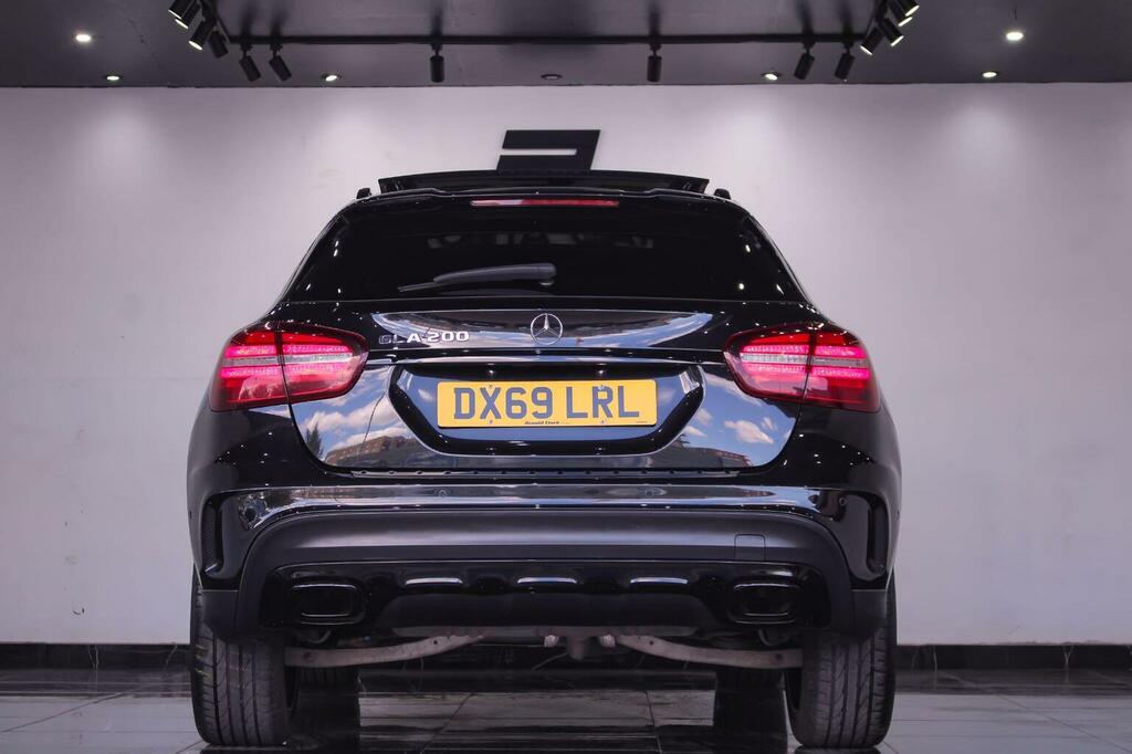 Mercedes-Benz GLA Class Suv 1.6 Gla200 Amg Line Edition Plus 7G-dct Euro DX69LRL Black #6