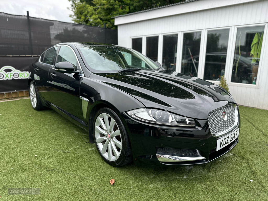 Jaguar XF 2.2D 200 Portfolio Black #3