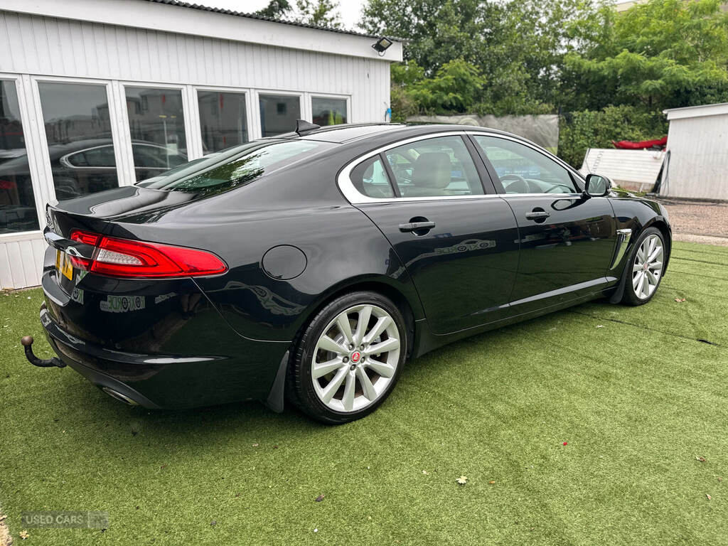 Jaguar XF 2.2D 200 Portfolio Black #6