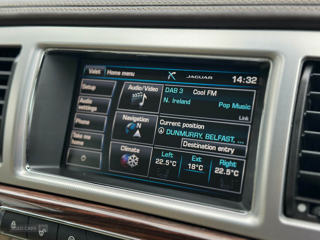 Jaguar XF D R-sport Black U3153 Red #20