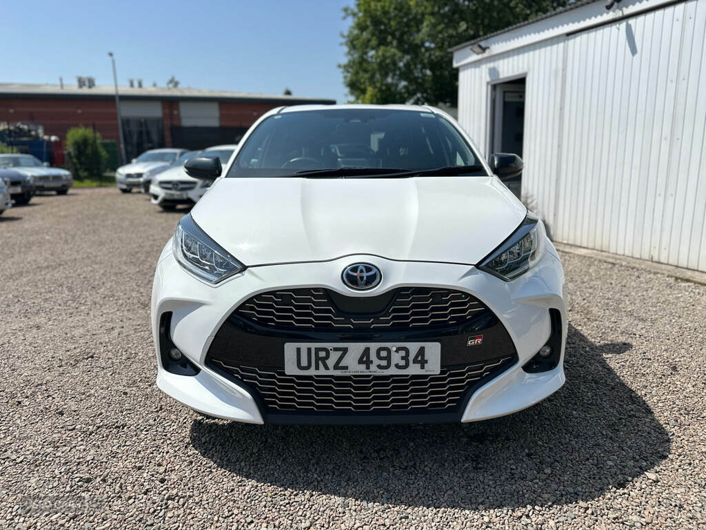Toyota Yaris 1.5 Hybrid Gr Sport Cvt URZ4934 White #6