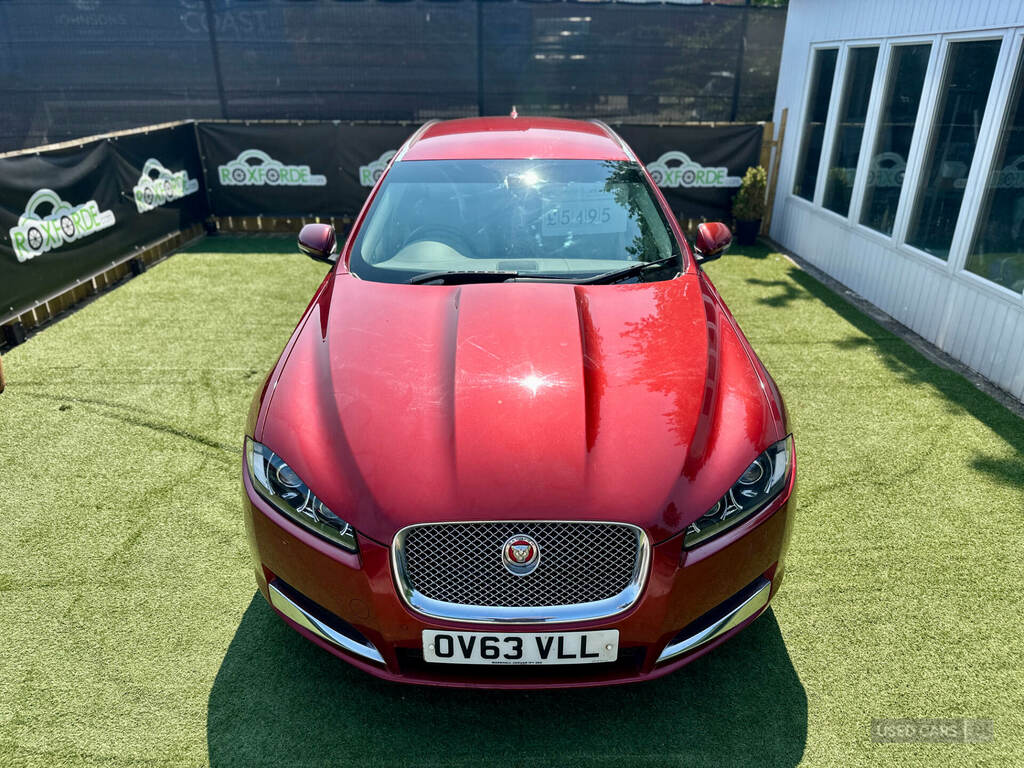 Jaguar XF 2.2D 200 Premium Luxury Red #3