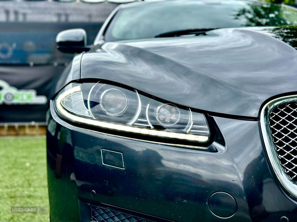 Jaguar XF Estate Blue #9