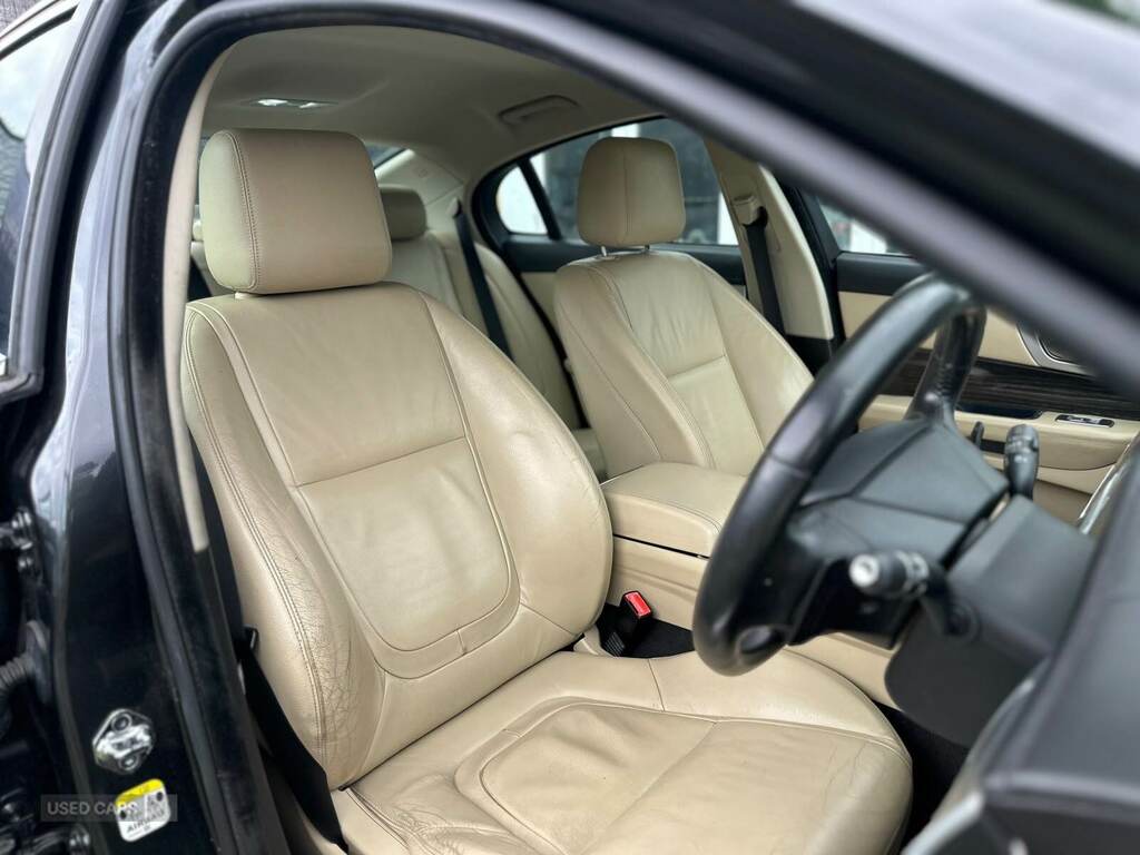 Jaguar XF Estate Blue #12