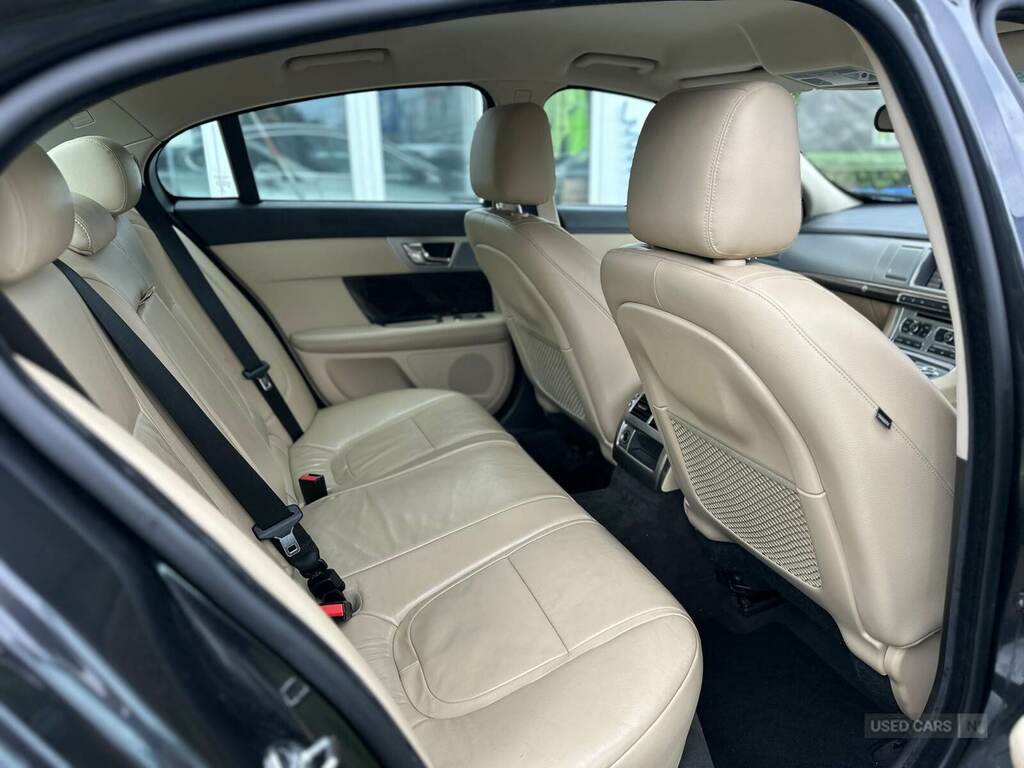 Jaguar XF Estate Blue #13